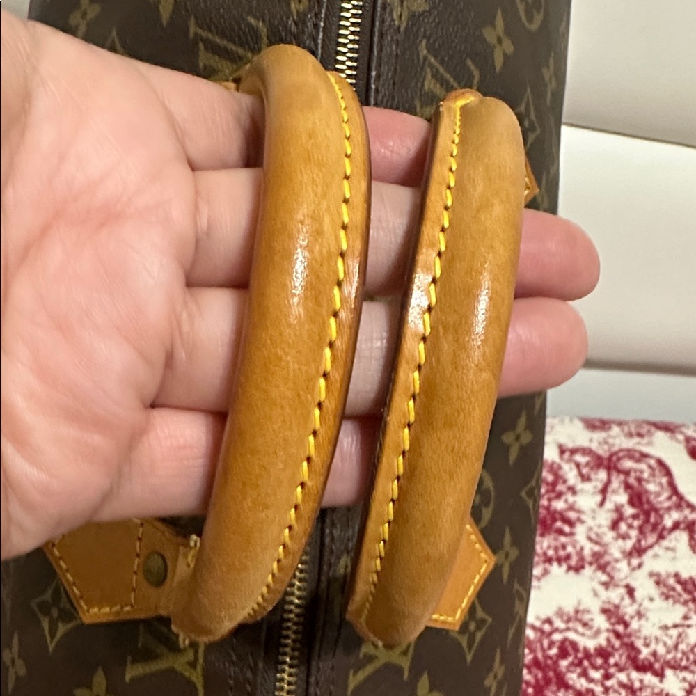 Louis Vuitton Monogram Speedy 40 - Picture 12 of 15